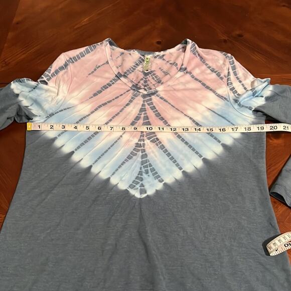 Green Tea Blue & Pink Tie Dye Knit Tunic Top Woman Size Medium V-Neck - Picture 6 of 9